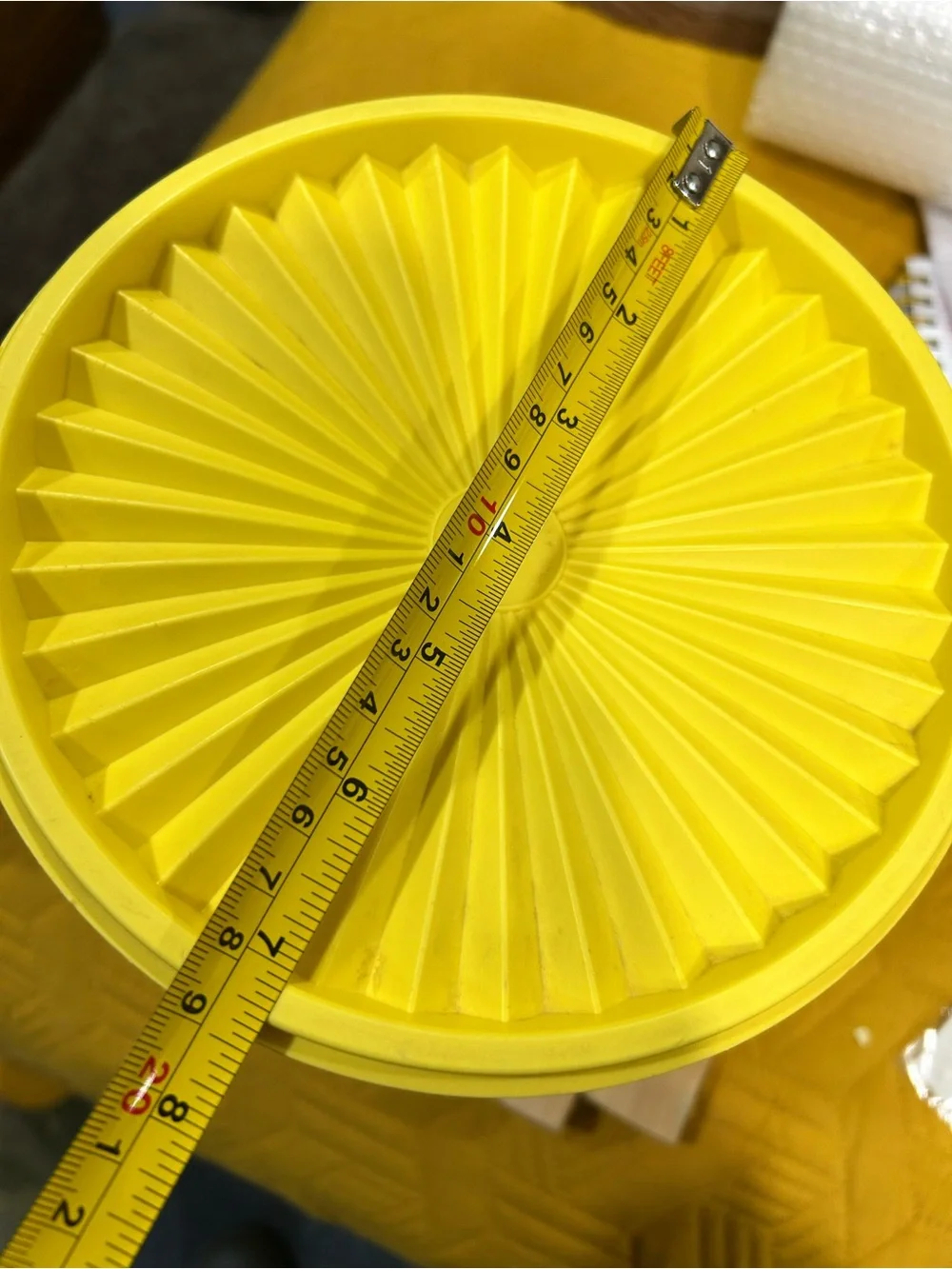 Tupperware vintage yellow